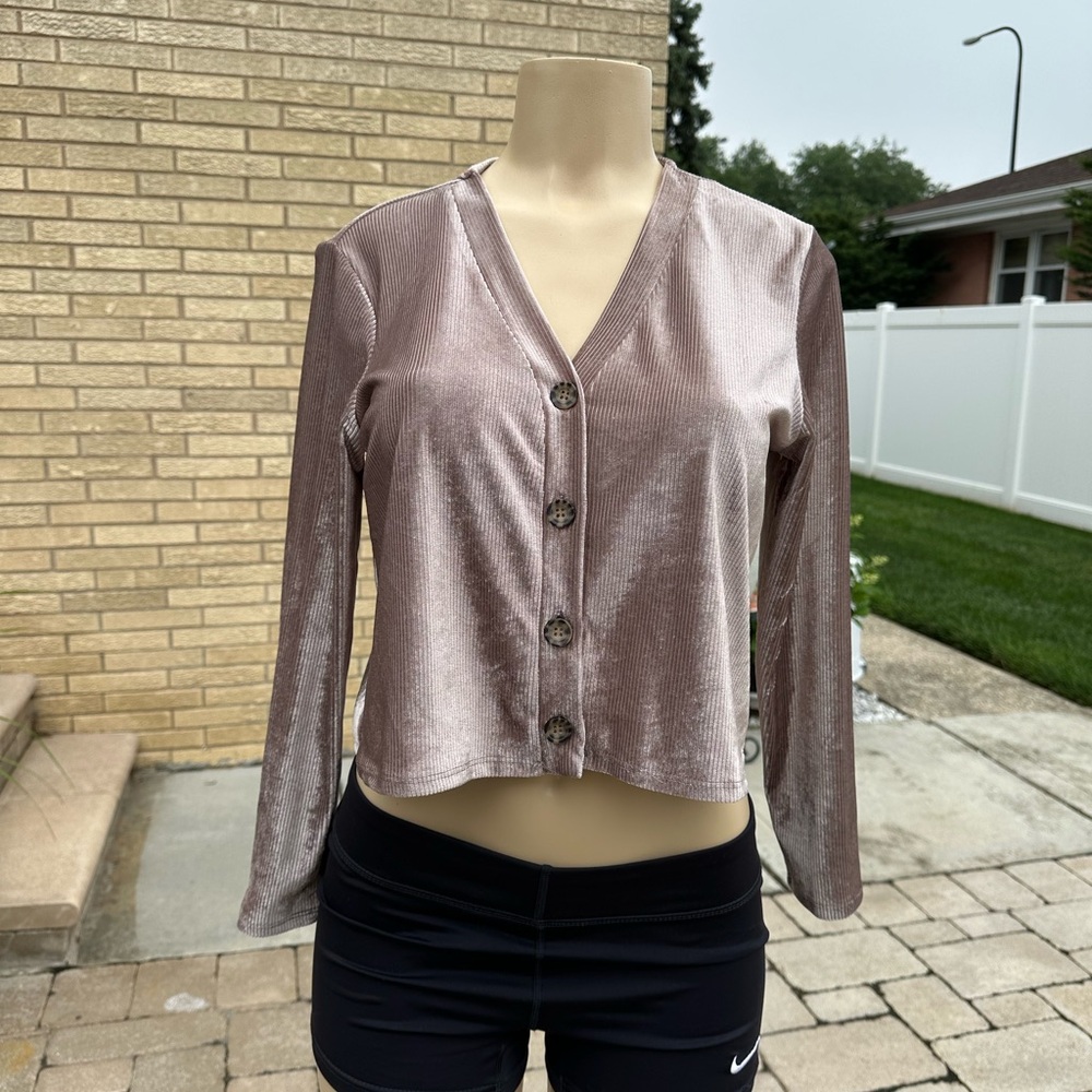 Good luck girl mauve bottom down cropped top long sleeves size XL